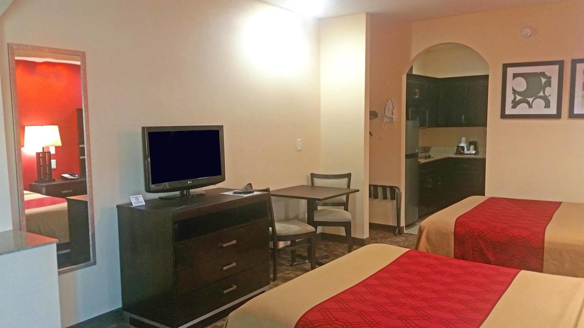 Regency Inn & Suites - Бейтаун Экстерьер фото