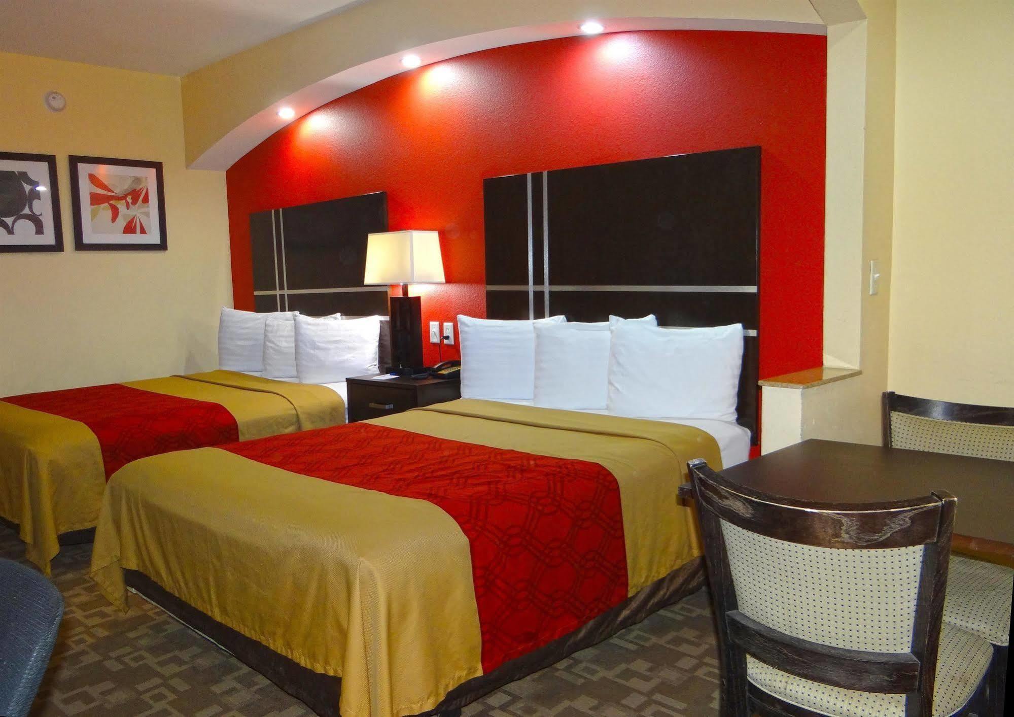 Regency Inn & Suites - Бейтаун Экстерьер фото