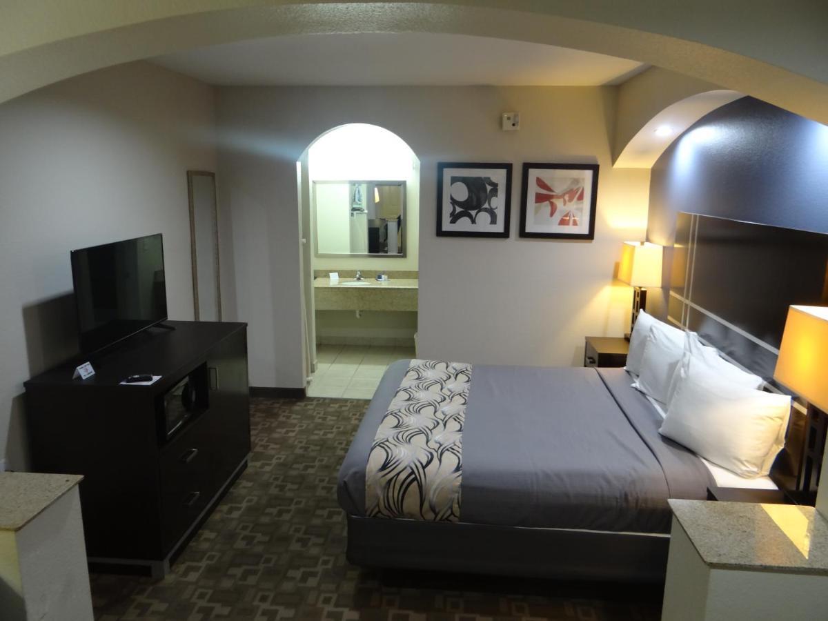 Regency Inn & Suites - Бейтаун Экстерьер фото