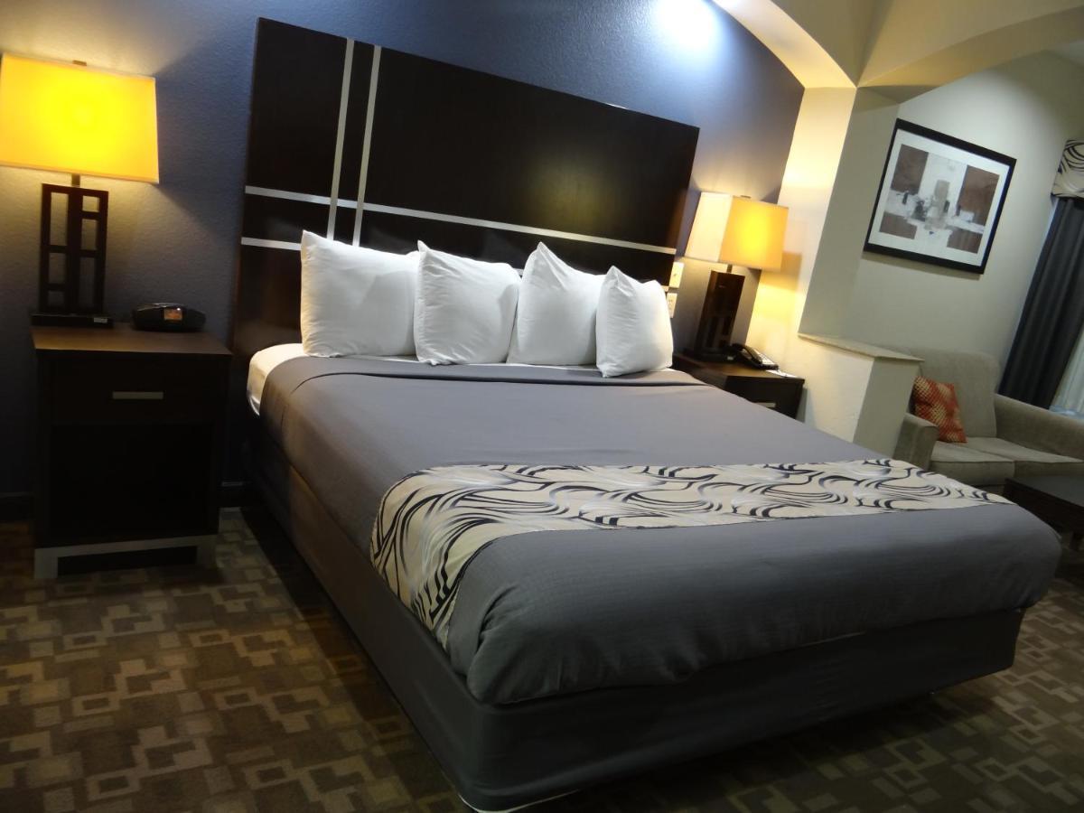Regency Inn & Suites - Бейтаун Экстерьер фото